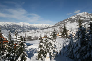 les Orres et les chalets l'hiver à la montagne 3