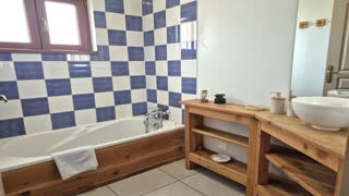 Sereïs salle de bain baignoire Sereïs les Orres