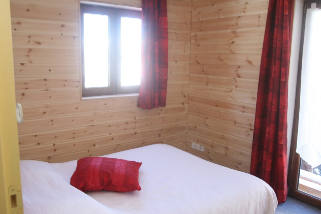 salle de bain : les orres chalet le Sereïs appartement le Sereïs Ouest